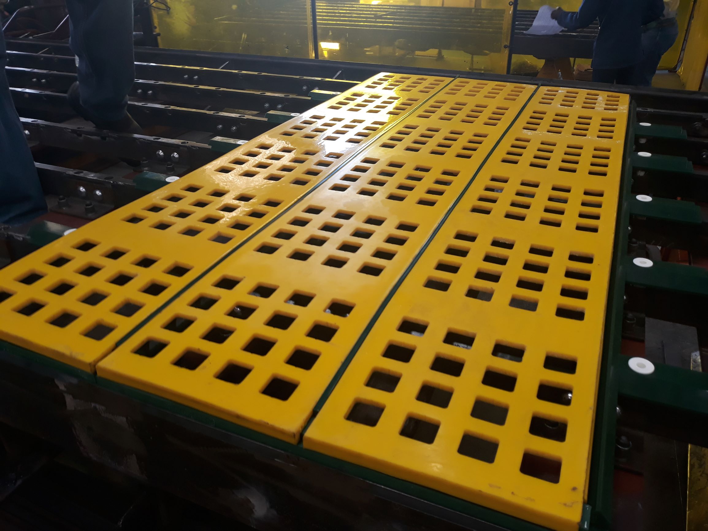 02	The MBV does not have a steel frame and cross bracing resulting in greater vibration